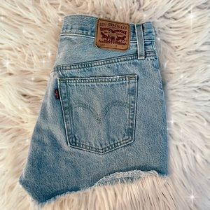 Levis Women’s 501 Distressed Denim Shorts- Light Blue Wash Size 28